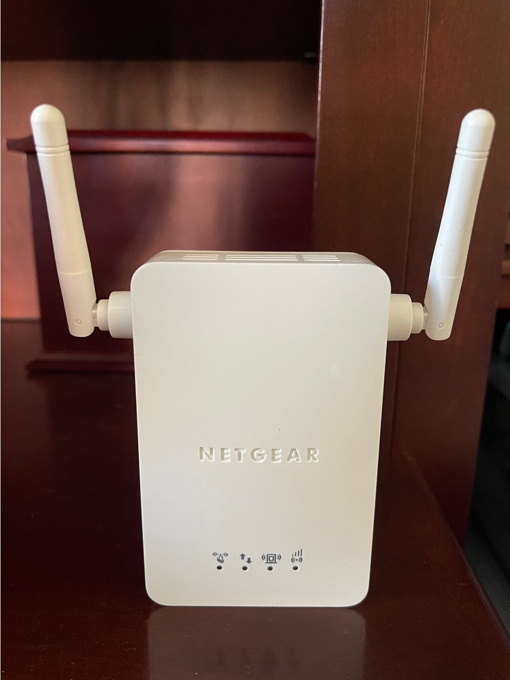 Netgear White Dual-Antenna WiFi Extender WN3000RP